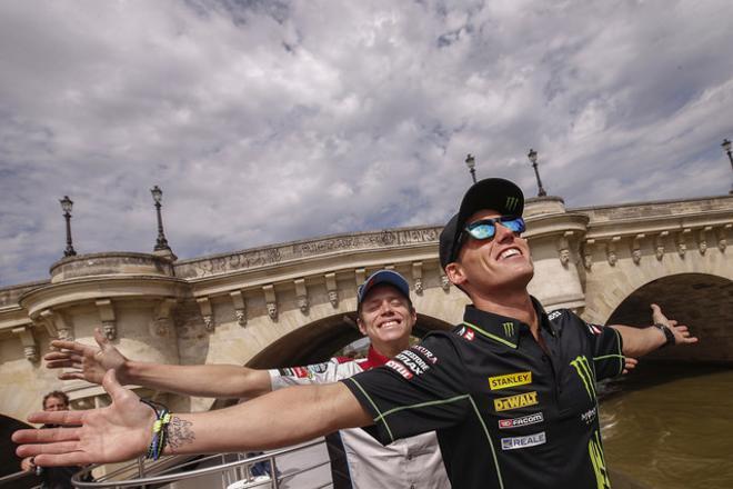 Los pilotos de MotoGP se relajan antes de la batalla de Francia