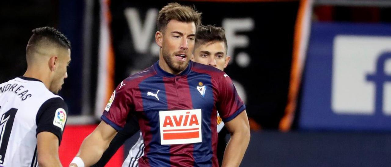 Sergi Enrich, con el Eibar.