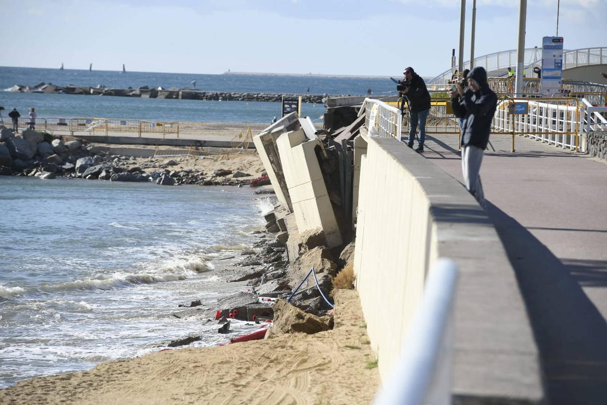 La playa de la Nova Marbella desaparece tras el temporal