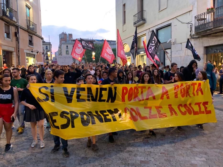 Marxa de torxes a Girona per commemorar el segon aniversari del referèndum de l'1-O