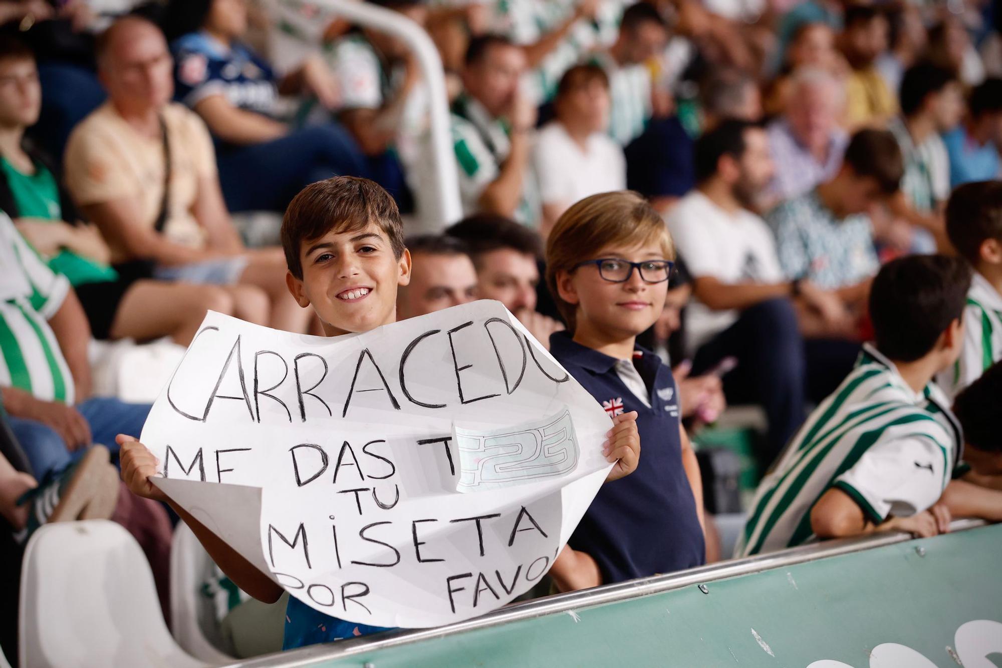 Córdoba CF-Cultural Leonesa | Las imágenes de la afición en El Arcángel