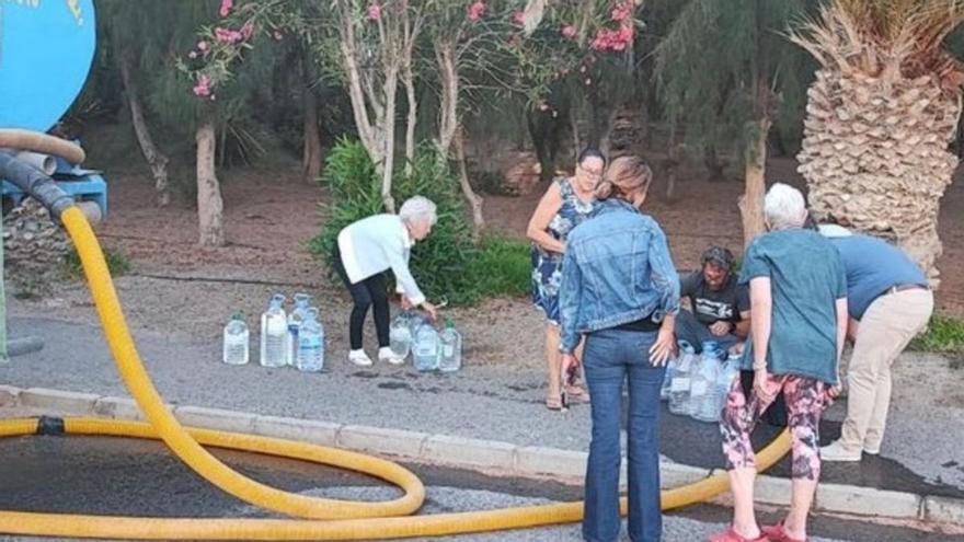 La falta de agua en Fuerteventura ya es “de especial gravedad”: actúan con cubas en algunas zonas