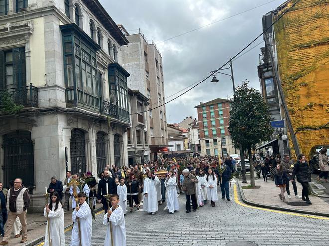 EN IMÁGENES: El domingo de Ramos llena la Pola