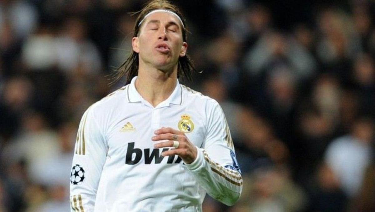 2011-12- Champions League. Semifinales. Sergio Ramos envió un penalti a la luna en la tanda decisiva que dejó a los madridistas sin la final.