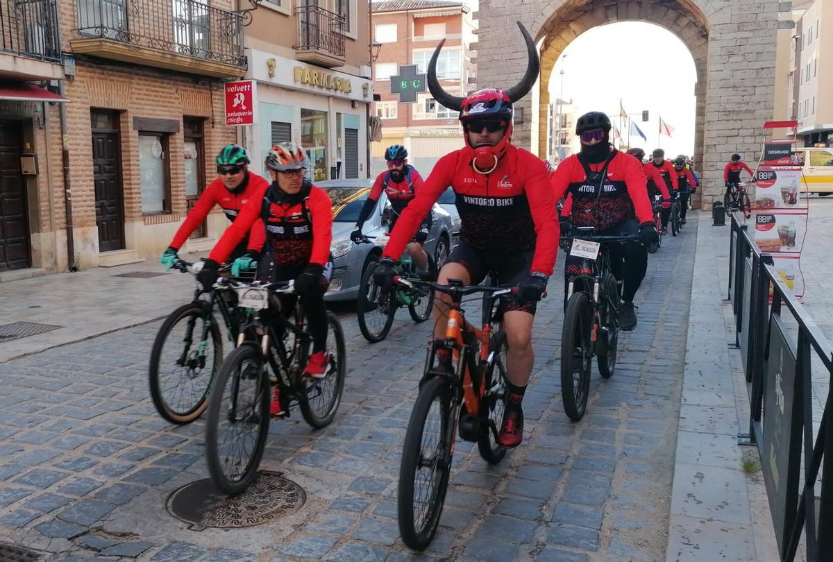 GALERÍA | Toro se vuelca con la VinToroBike