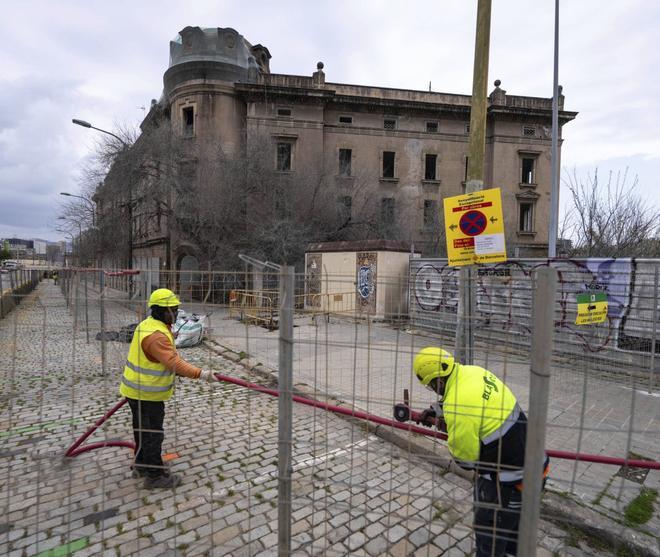 Adif prepara la demolició imminent de l’estació centenària de la Sagrera