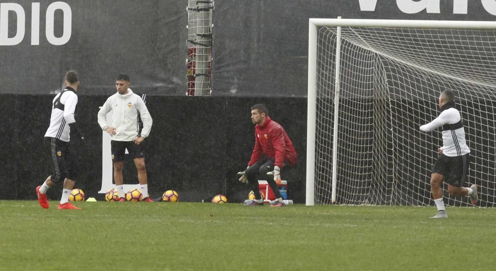 Las mejores imágenes del entrenamiento del Valencia de este domingo