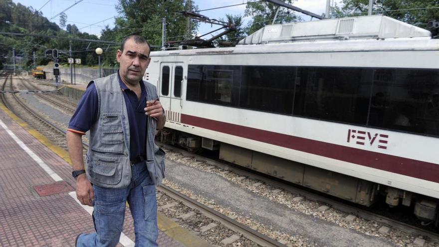 Descarrila un tren tras atropellar a un grupo de vacas en Trubia