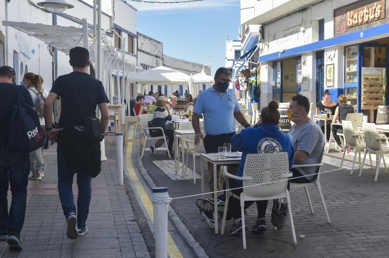 Ambiente en las terrazas en Agaete