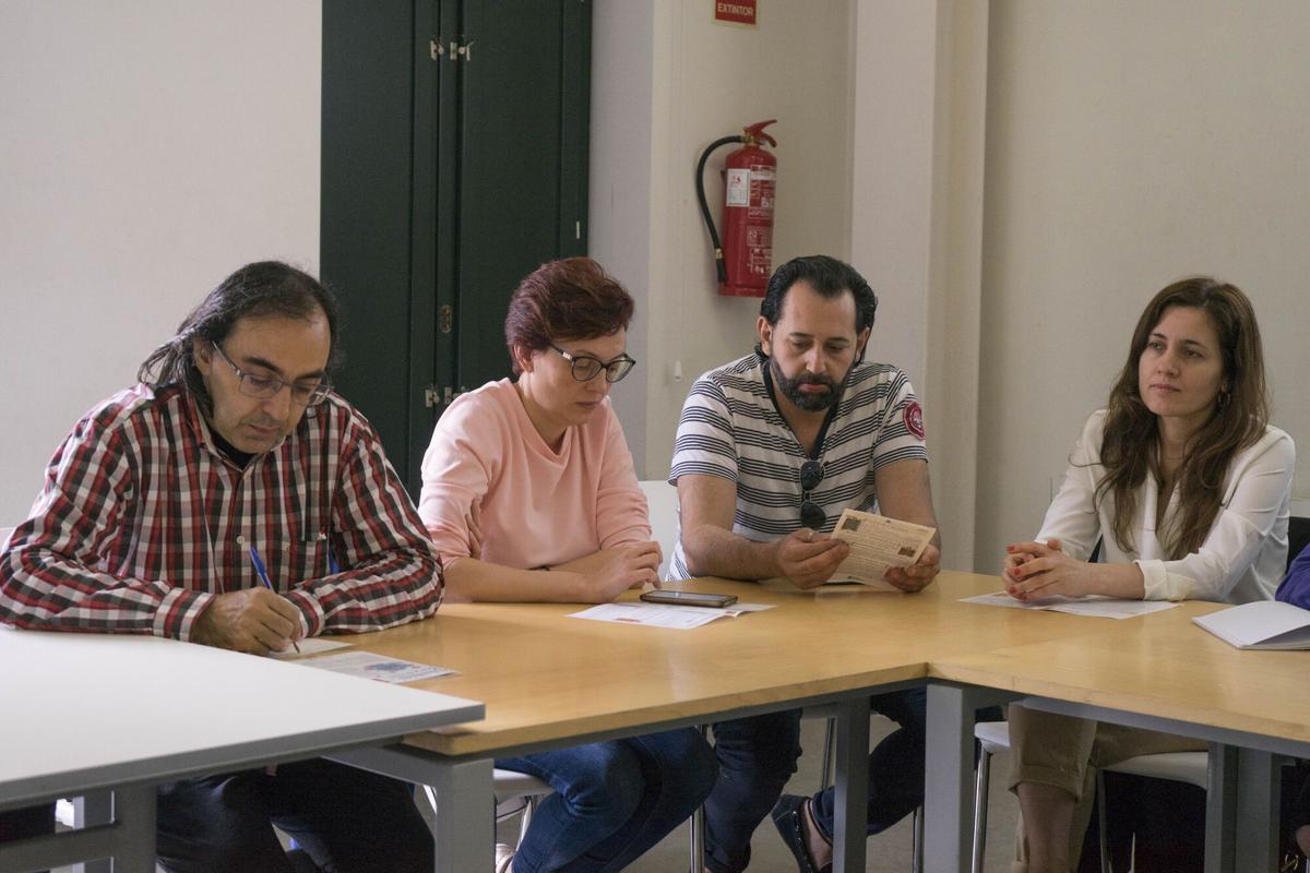 Noa Gallego, trabajadora social en AFAOR, segunda por la izquierda.