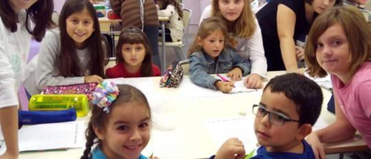 «Apadrinamiento lector» en el colegio Jorge Guillén de Elche