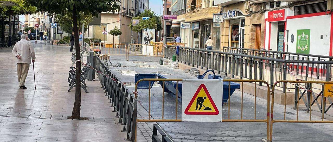 Trabajos que se llevan a cabo en el paseo del Romeral.