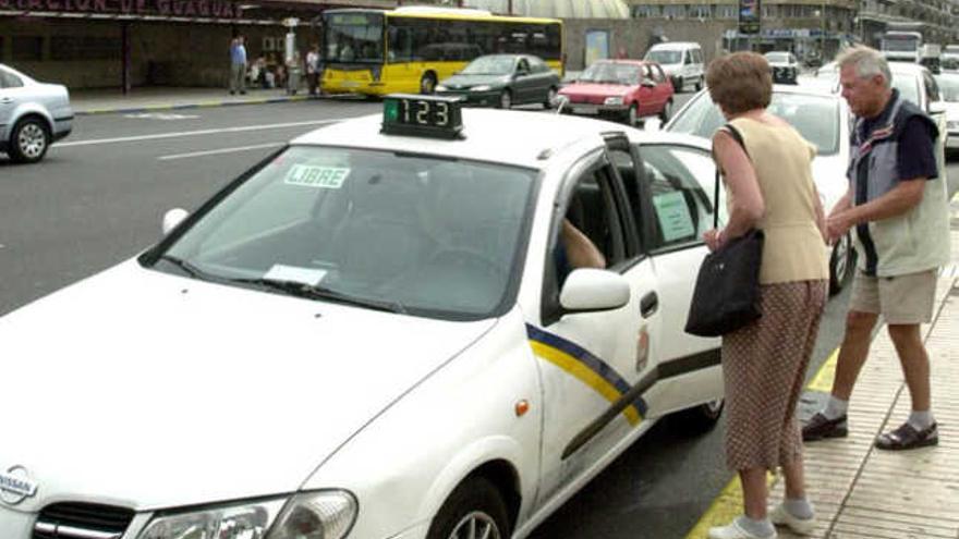 Los taxistas rechazan el uniforme - La Provincia