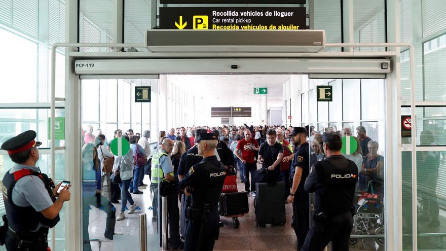 Roban en el Aeropuerto de El Prat un bolso con joyas y relojes valorados en 8,5 millones