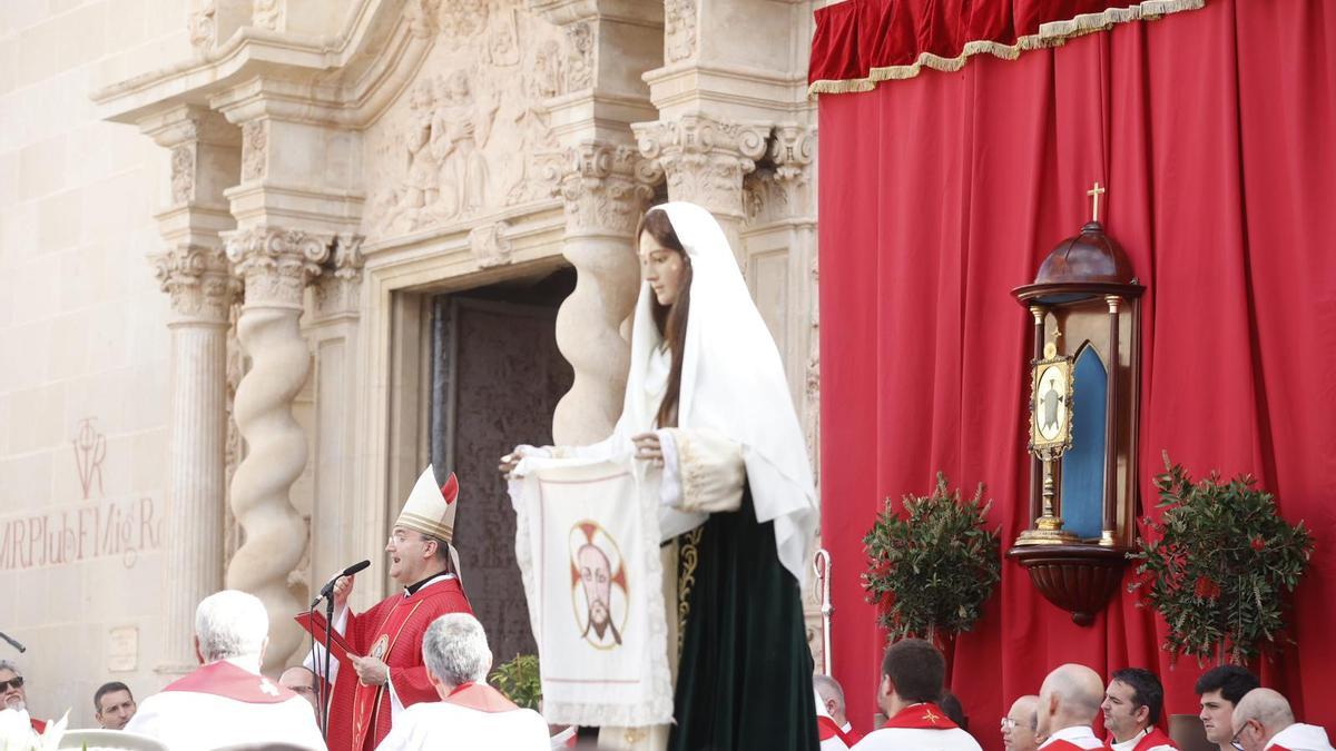 El obispo Munilla toma la palabra en la multitudinaria misa de Santa Faz