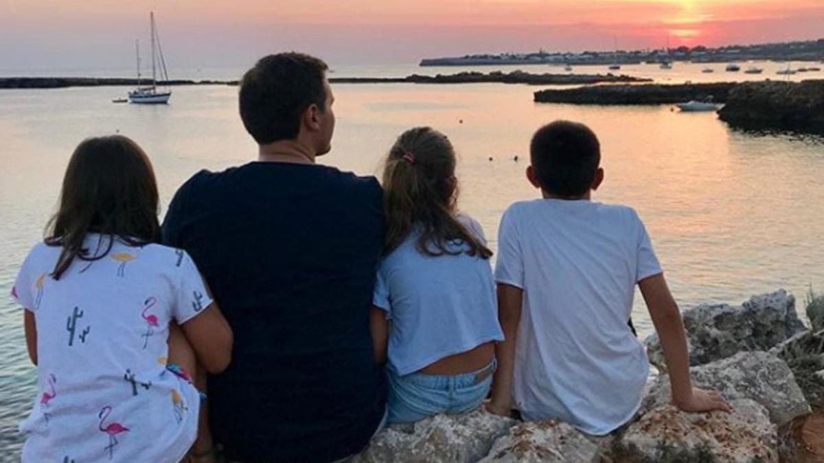 Albert Rivera, de vacaciones en familia.