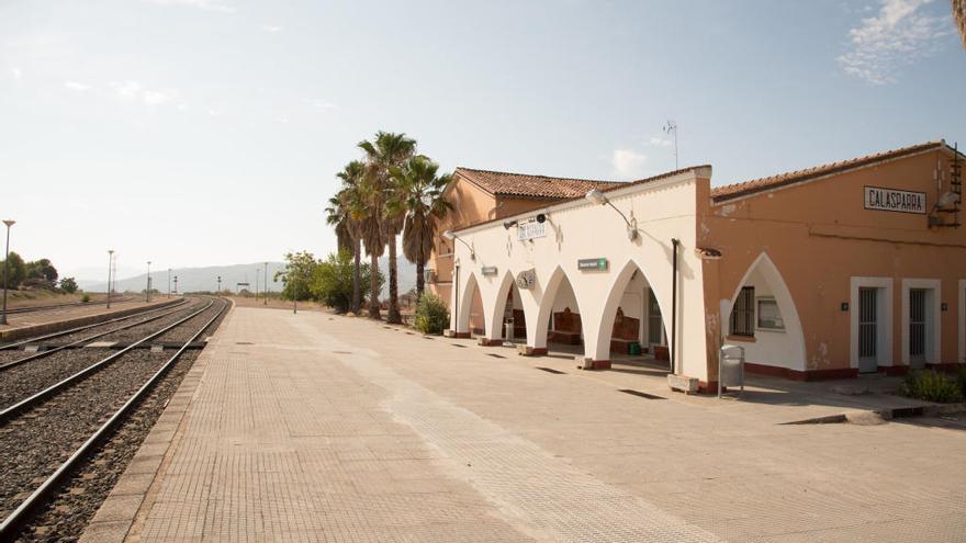 La estación de tren de Calasparra, la única de la comarca del Noroeste, será cerrada cuando se ponga en marcha la variante de Camarillas.