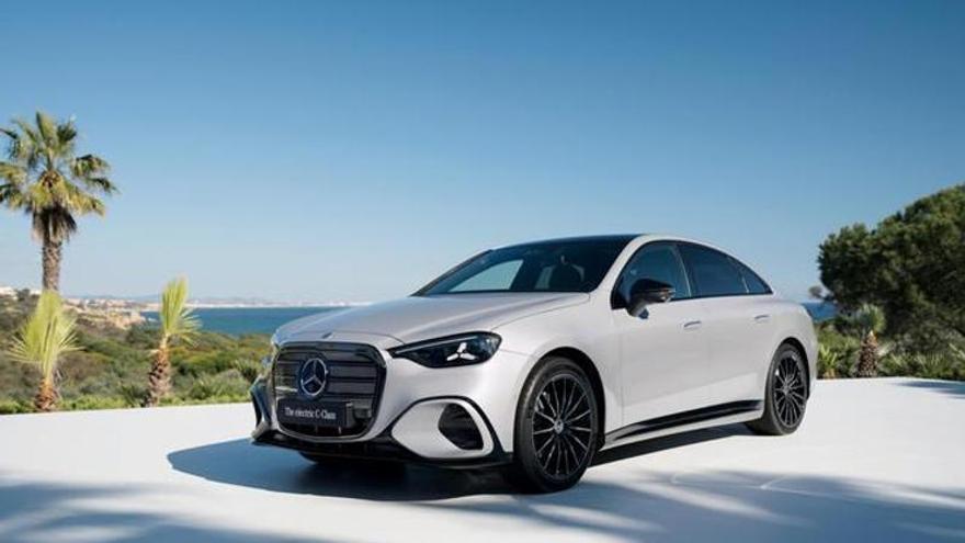 Mercedes Benz Clase C: El heredero se pasa al voltio