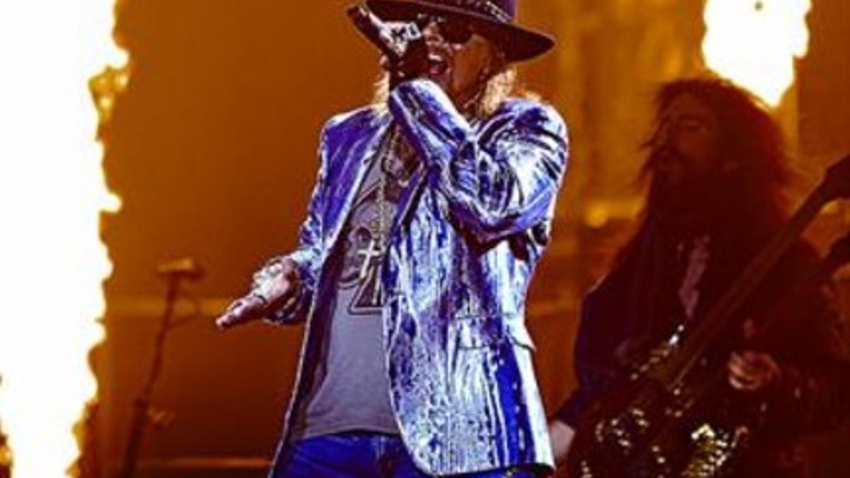 Axl Rose, durante su actuación del sábado en Badalona.