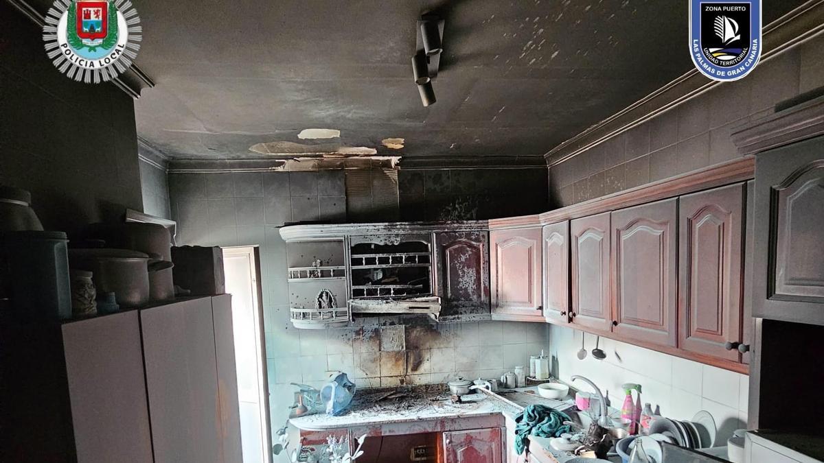 Estado en el que ha quedado la cocina de la vivienda tras el incendio