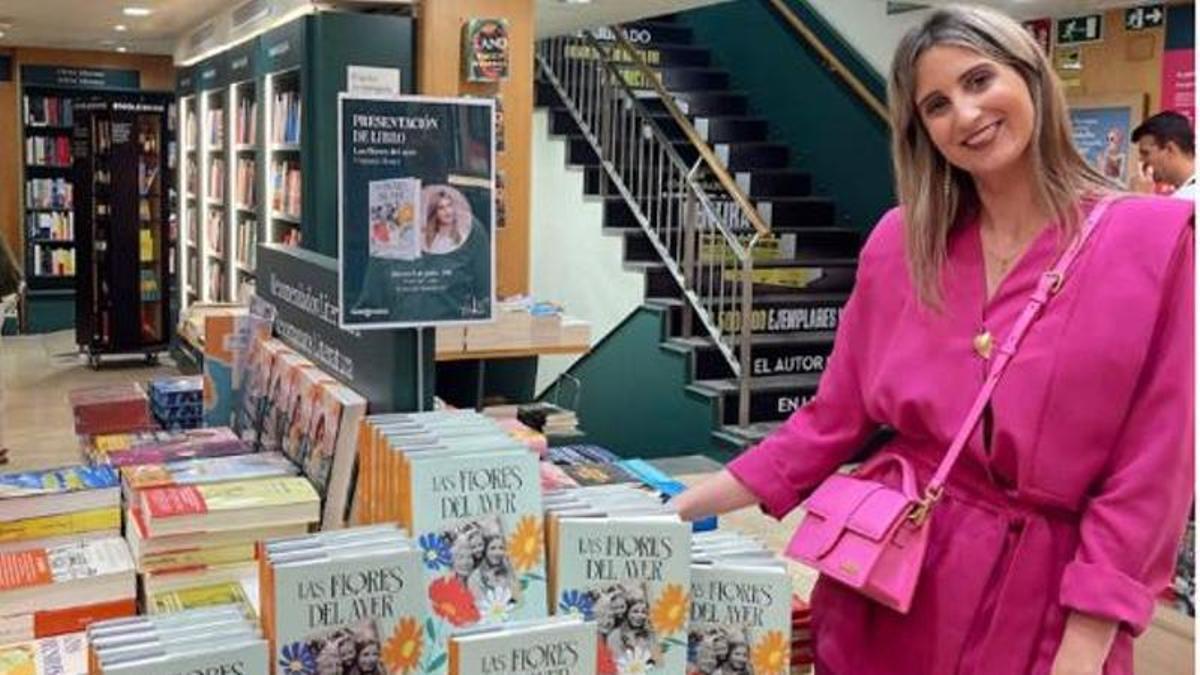 Virginia Bonet presenta su primera novela, "Las flores del ayer"
