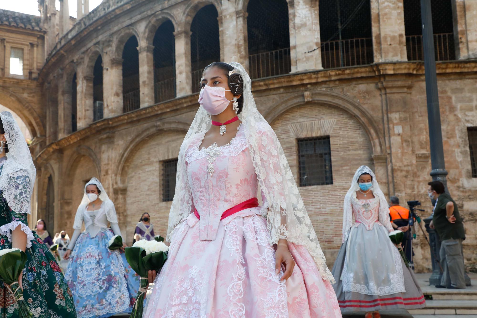 Búscate en el segundo día de Ofrenda por las calles del Mar y Avellanas entre las 9:00 y 10:00 horas