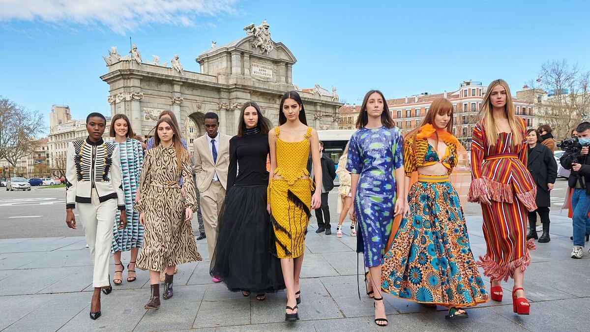 Furor por los diseñadores canarios en la Semana de la Moda de Madrid