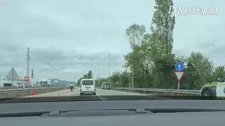 VÍDEO: Accidente de tráfico en la autopista dirección Oviedo a la altura del polígono de Meres