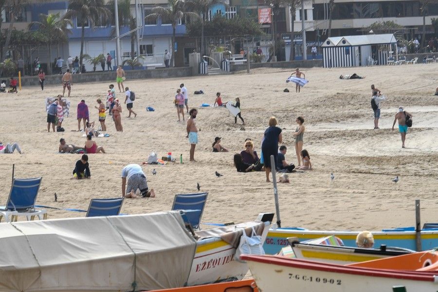 La Playa de Las Canteras por el Dia de Navidad