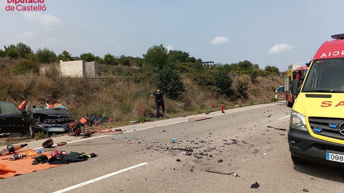 Restos de un accidente mortal ocurrido en la N-225, a la altura de la Vall d’Uixó, el pasado mes de junio.