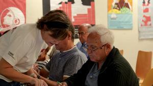 YoConecto, los cursos gratuitos que acercan la tecnología a las personas mayores