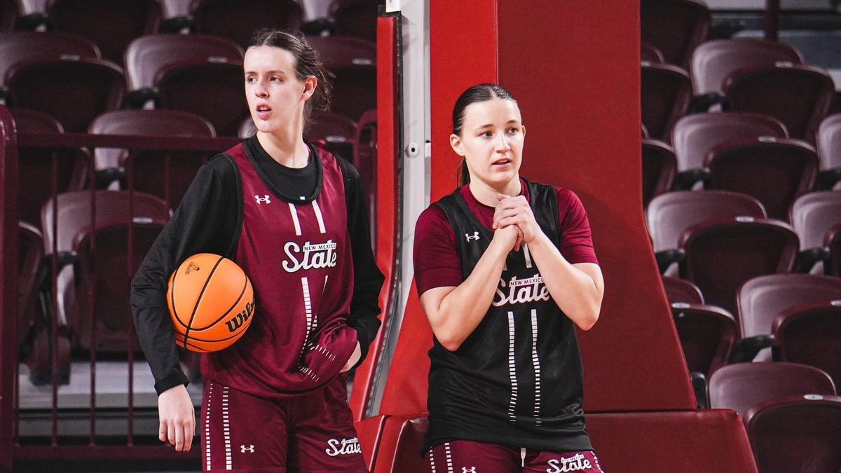 Lucía Lara, a la izquierda, en un entrenamiento.