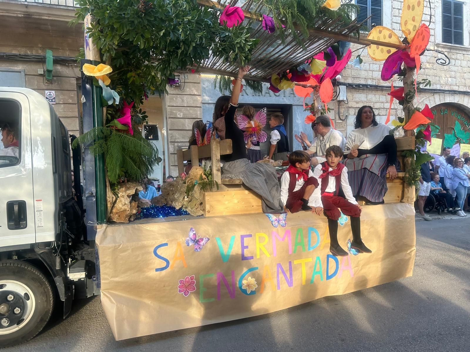 Las imágenes de las carrozas de Binissalem