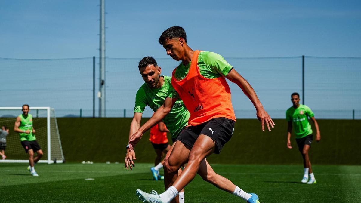 Valencia vs Girona: A Crucial Clash for Survival with Just Six Games Left – Who Will Escape the Relegation Zone?