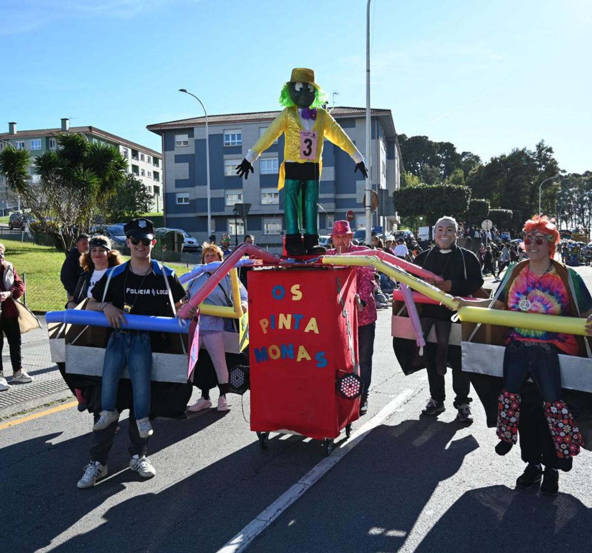Día casi de verano para el carnaval de Monte Porreiro