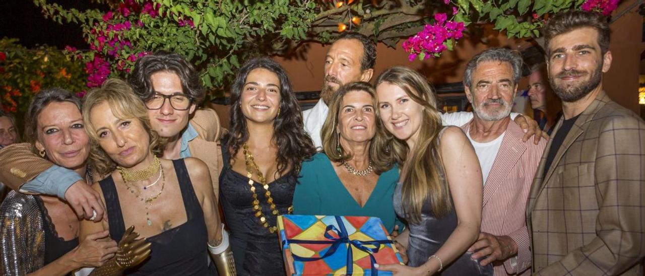 Giada y Viviana Lucarini, Tristan Farran, Luna Lucarini, Gianluca Onorati, Almudena Robles, Alina Lelikova, Massimo y Lupo Lucarini.