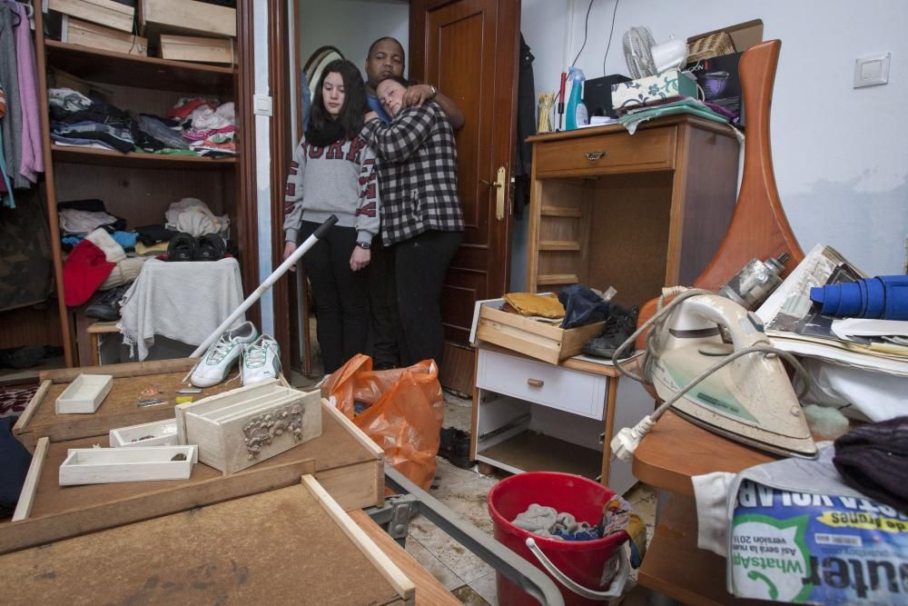 Un matrimonio y su hija de 15 años viven alojados