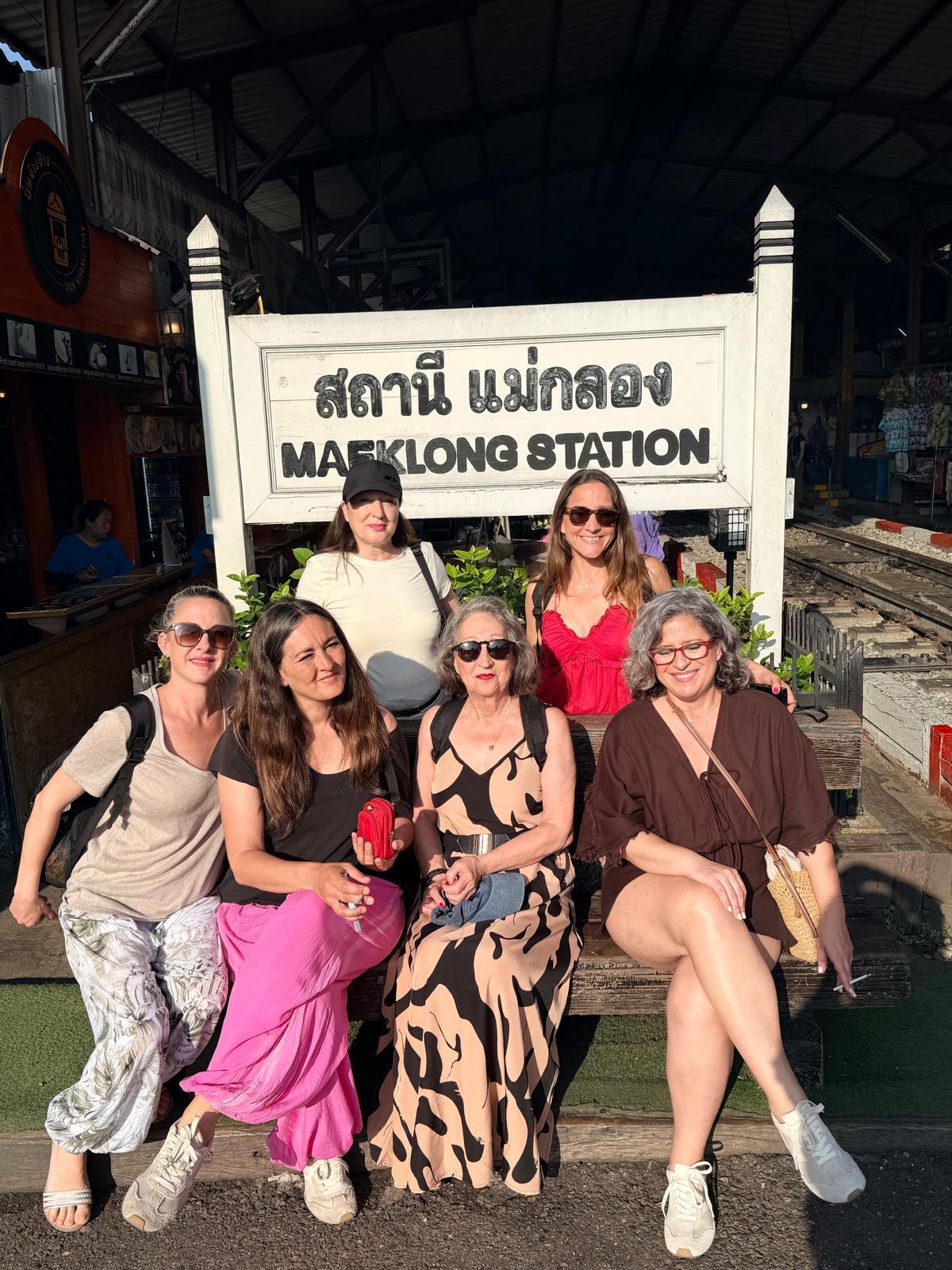 El grupo de seis amigas cordobesas durante sus vacaciones en Tailandia.