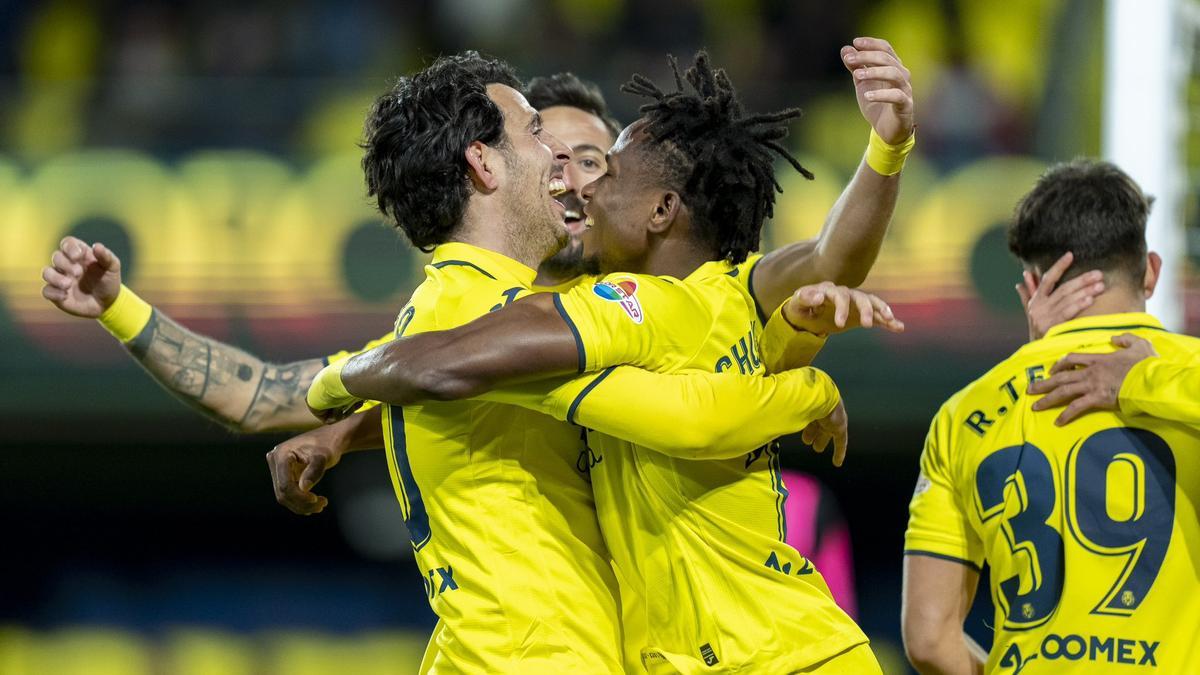 Dani Parejo celebrando un gol con el Submarino