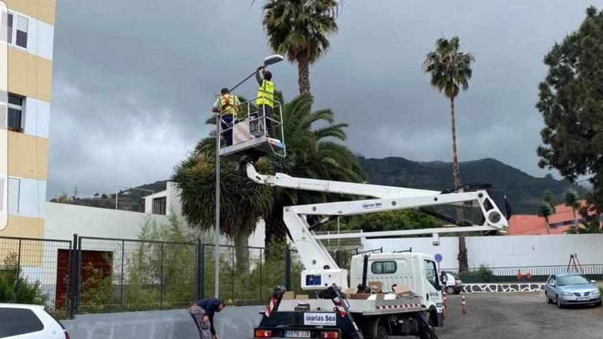 Comienza la renovación de unas 800 luminarias de alumbrado público en Teror