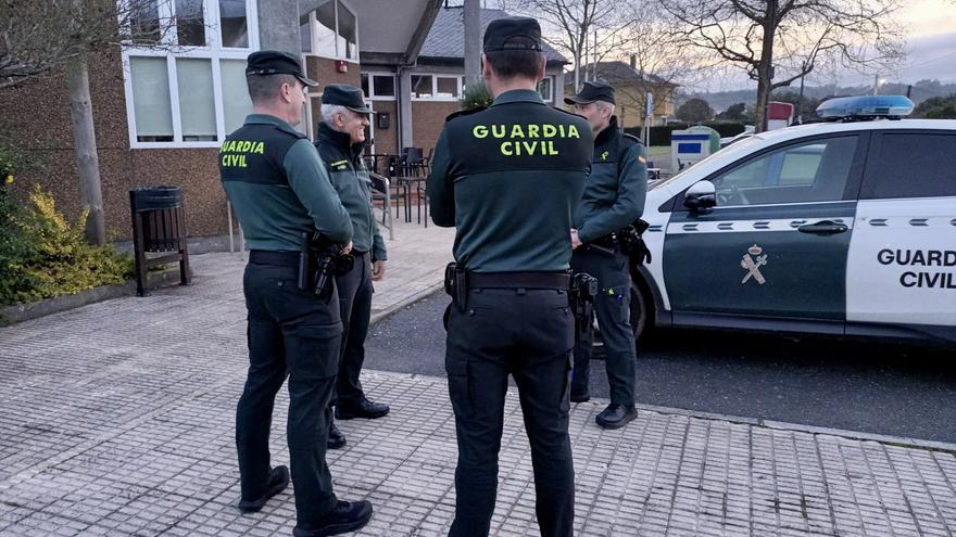 Cerco al caco de las escaleras que operaba en Teo y Ames