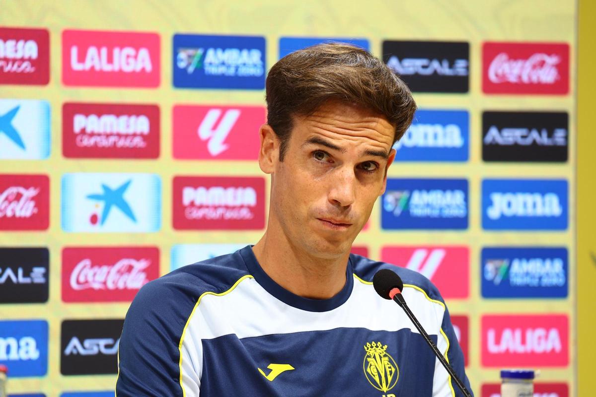 Iñigo Pérez, durante la rueda de prensa previa al Racing de Santander-Villarreal.