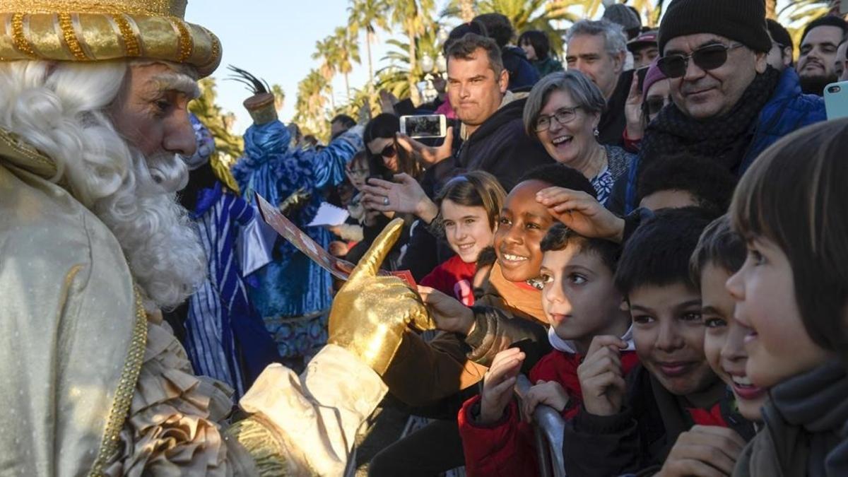 Llegada de los Reyes Magos de Oriente al Port vell en el 2019 en Barcelona.