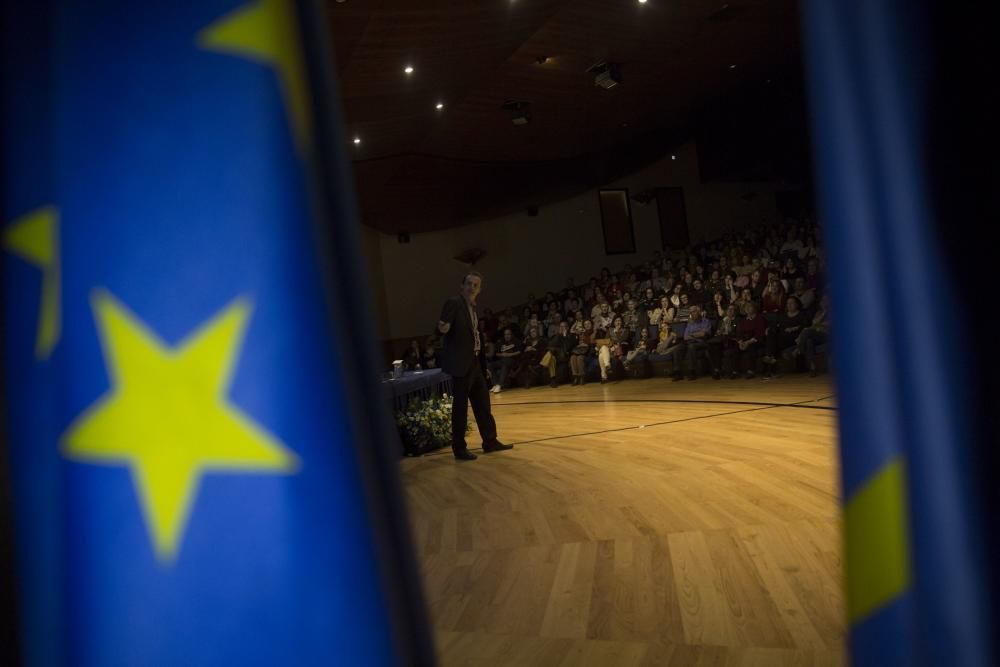 Pedro Duque participa en la segunda jornada de la II Semana de la Ciencia