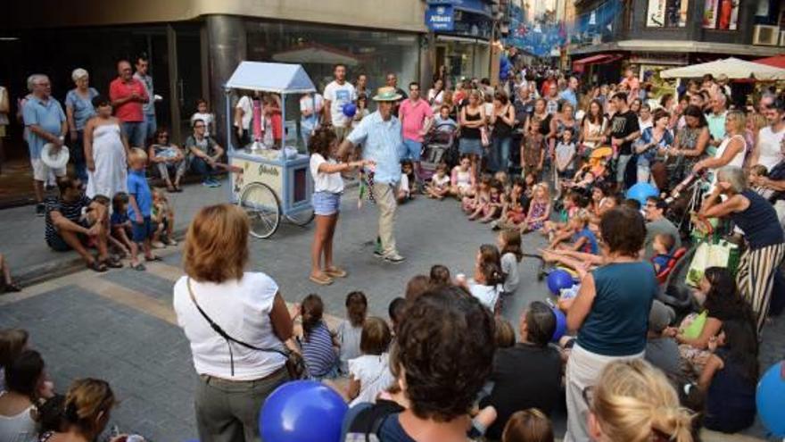 Sant Feliu Quarta edició de la Nit en Blanc