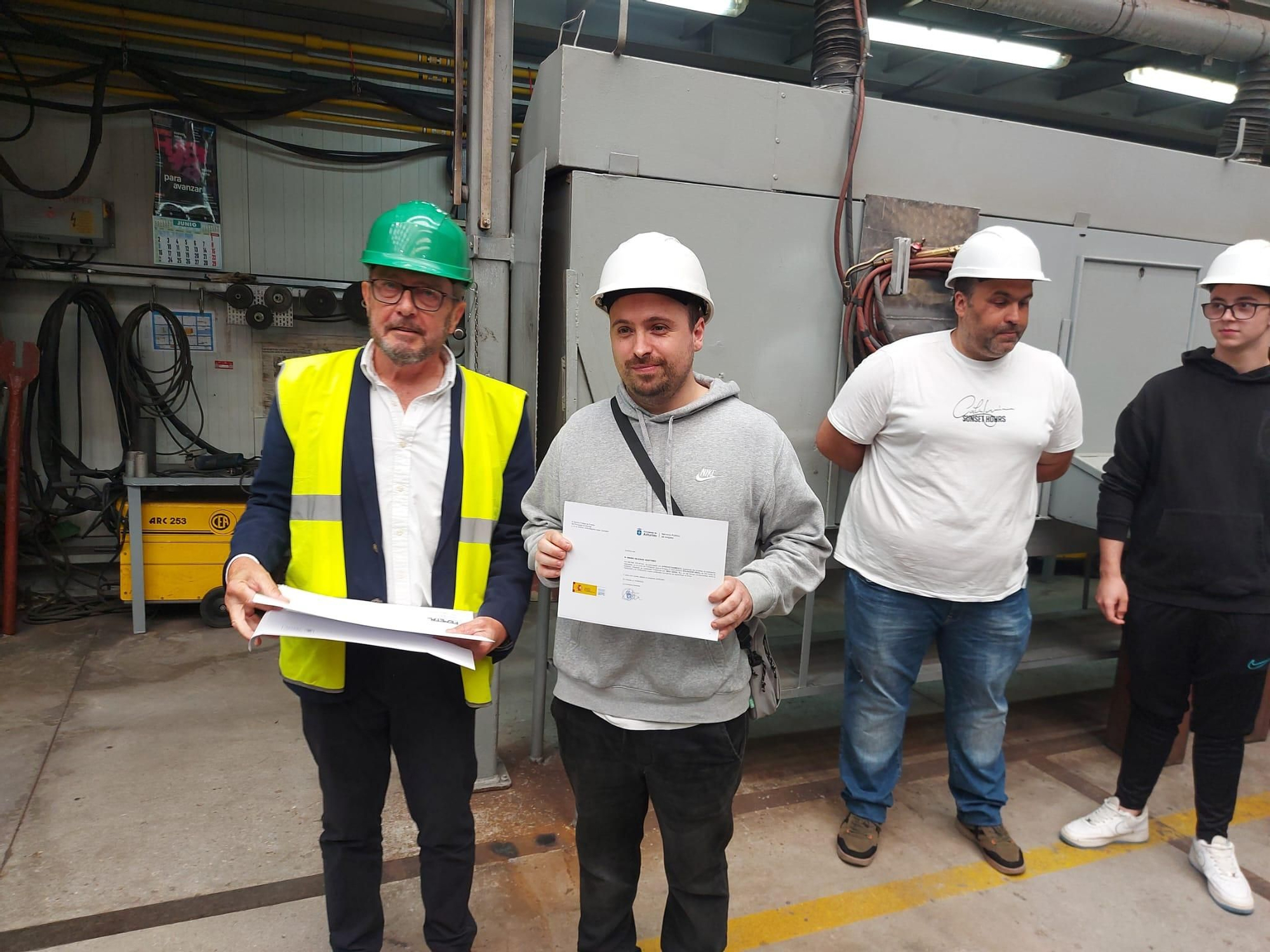 En imágenes: Así fue la entrega de títulos del curso de formación a la carta del Sepepa para Gondán