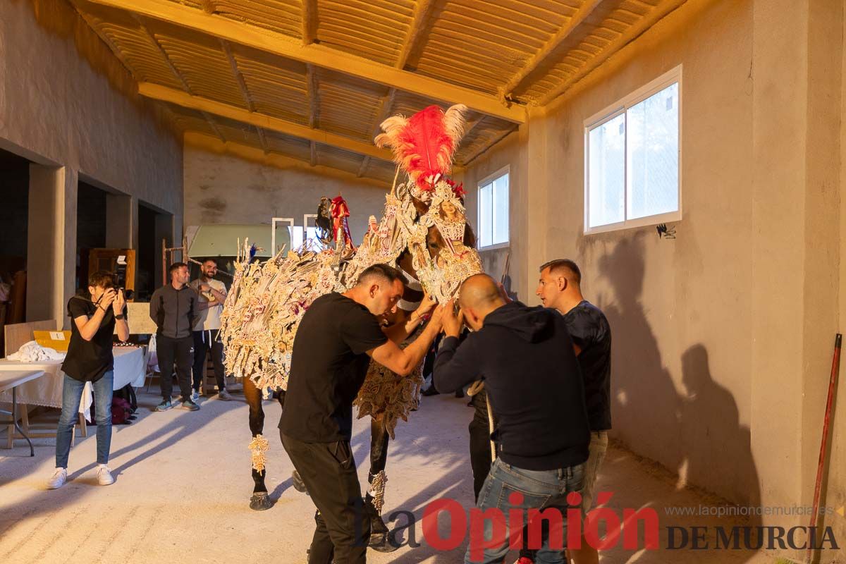 Vestir a un caballo del vino en la mañana del dos de mayo