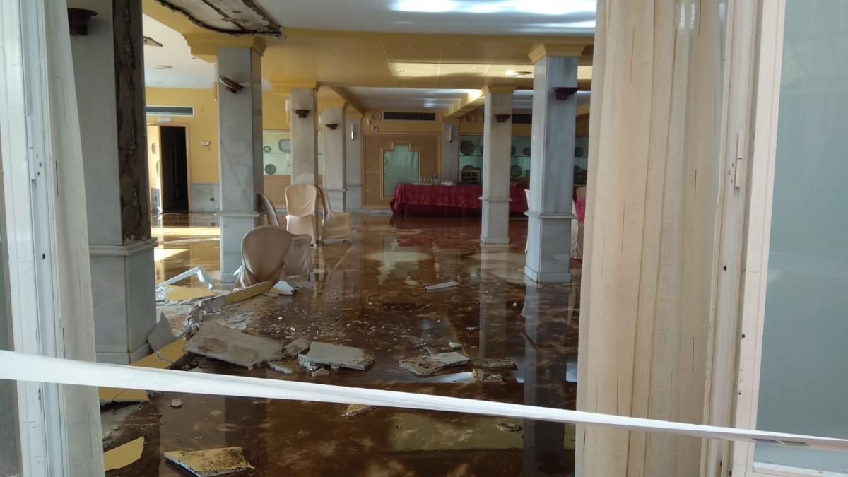 Una rotura de una tubería causa destrozos en el hotel Río de Badajoz