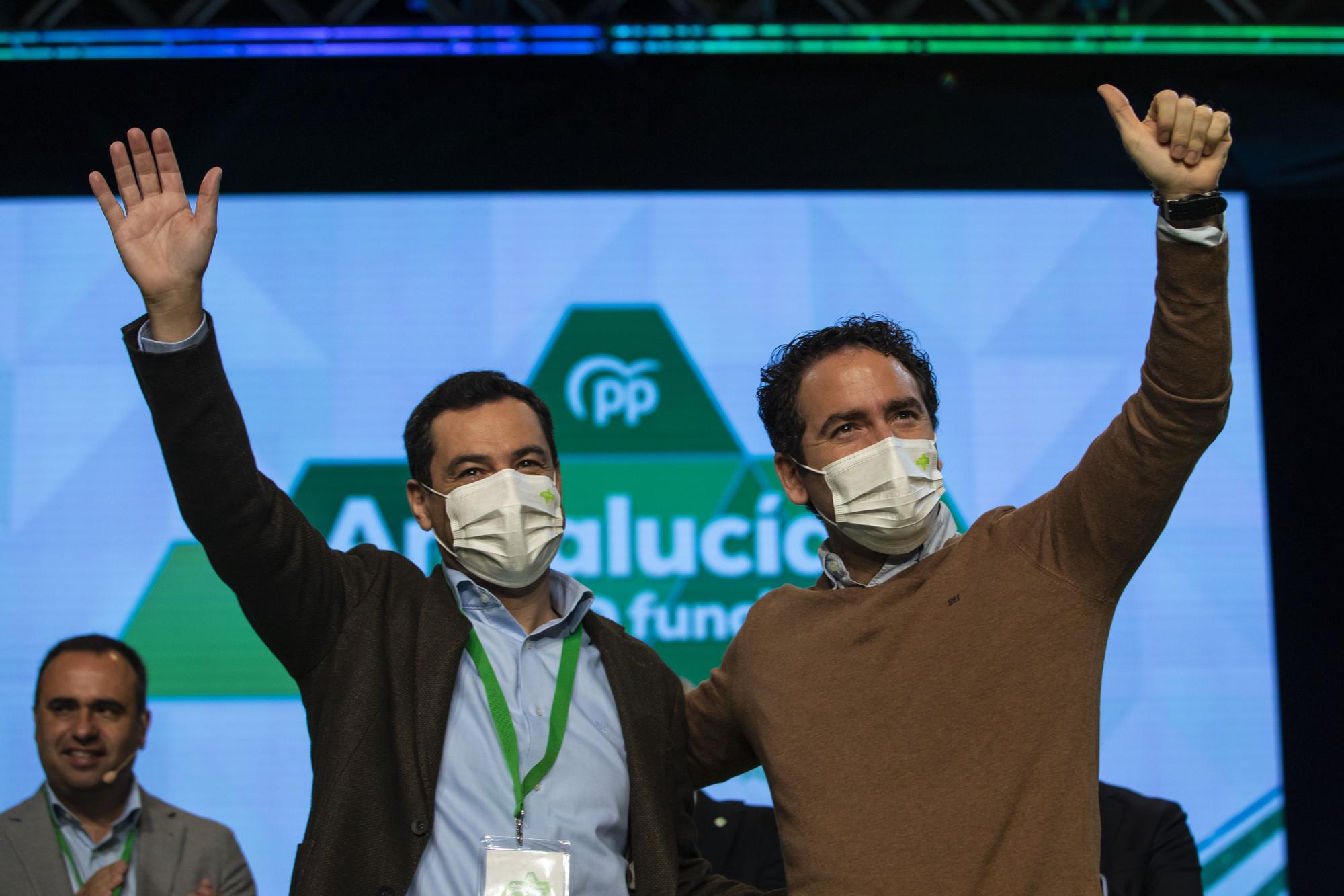 El Secretario General del PP, Teodoro Garcia Egea, junto al presidente de la Junta de Andalucía, Juanma Moreno, durante el XVI Congreso Autonómico del PP Andaluz