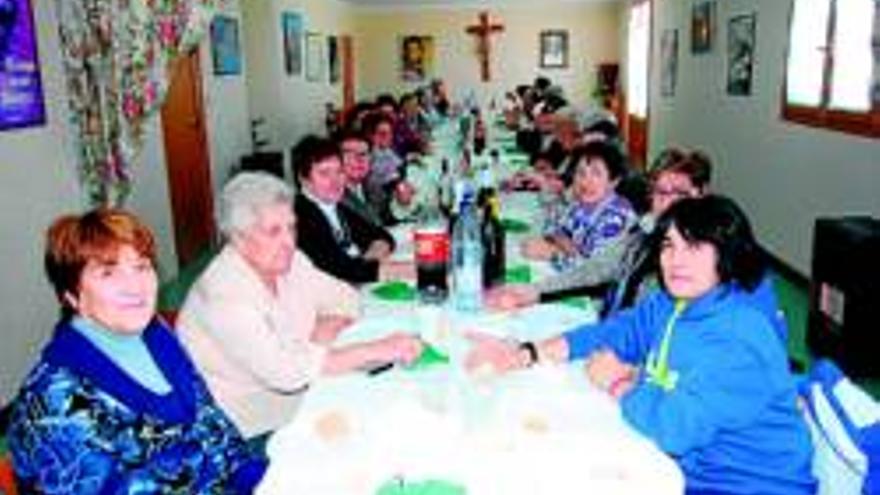 Las ainzoneras celebran el Día de la Mujer Viuda